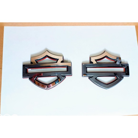 PAIR OEM chrome/blk/red Defiance bar & shield Harley-Davidson cvo touring badges - Picture 8 of 8